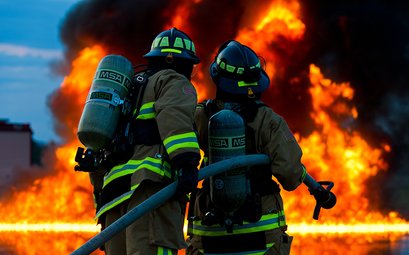 firefighter-2679283-